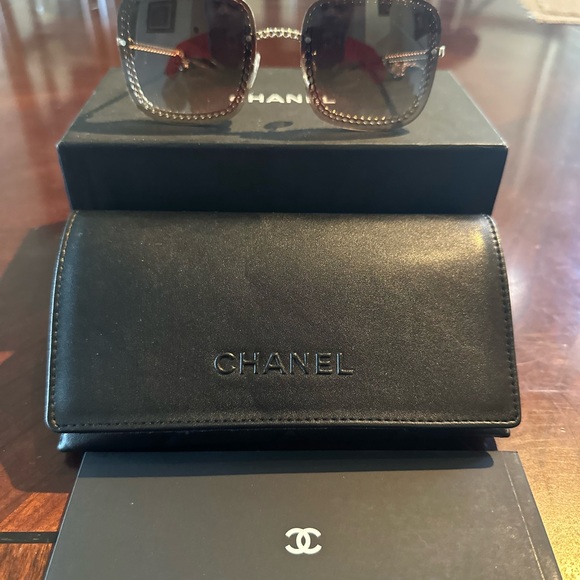Chanel Shades - Picture 4 of 4